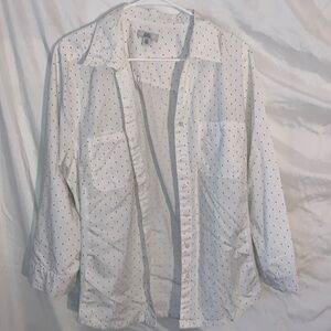 Cute blouse white with black little dots two pockets very cute